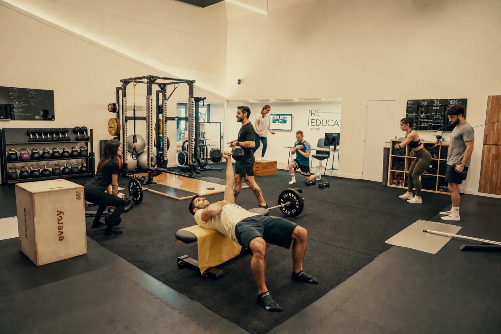 Studio Re-Educate — imagen 6 de 7